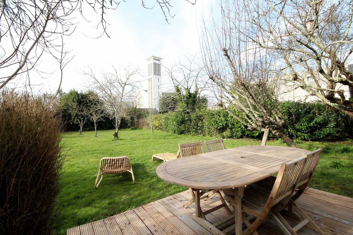 Les Palmiers Roses in Vannes, Côte des Mégalithes