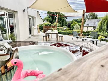 Location de vacances pour 14 personnes, avec terrasse et jardin à Plouër-sur-Rance
