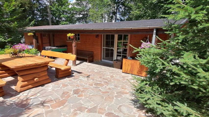 Chalet voor 6 personen, with sauna and tuin as well as terras, met huisdier in Houffalize