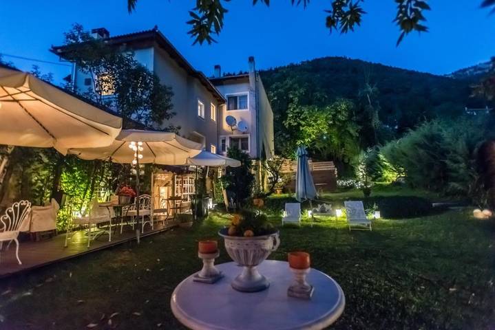 Maison d’hôte pour 4 personnes, avec Terrasse ainsi que Jacuzzi et Jardin