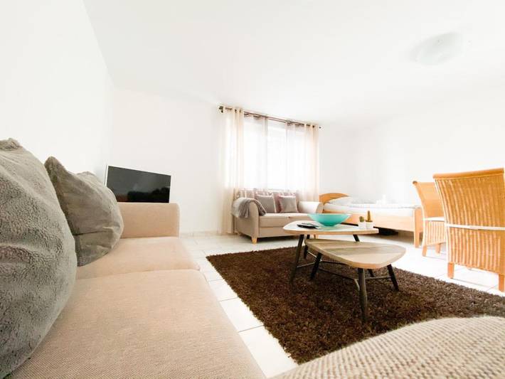 Apartamento de vacaciones para 4 personas, con vistas además de jardín y balcón - 1