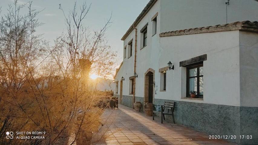 Maison d’hôte pour 2 personnes, avec piscine ainsi que vue et jardin à Amposta