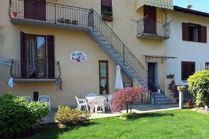 Vacation rental for 5 people, with Balcony and Yard in Comune di Pella