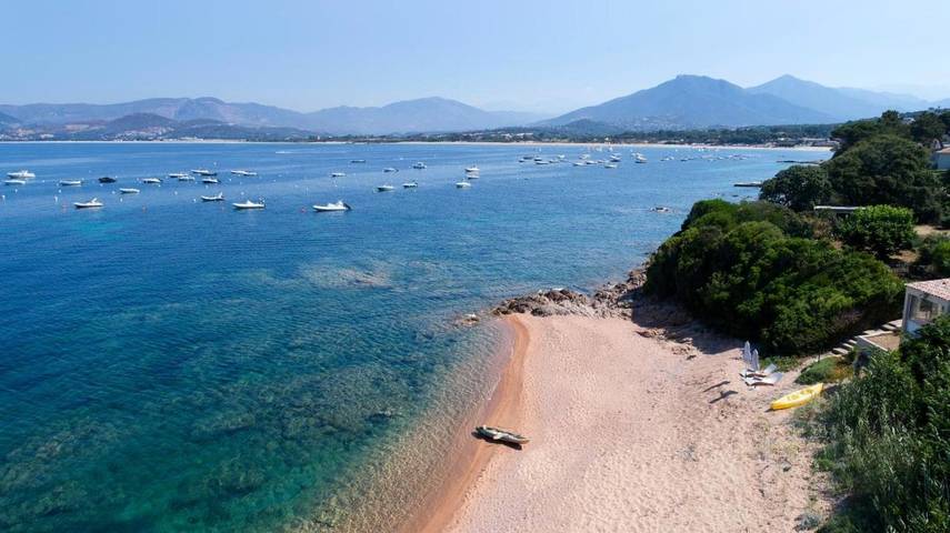 Villa pour 6 personnes, avec vue ainsi que jardin et piscine dans Porticcio - 2