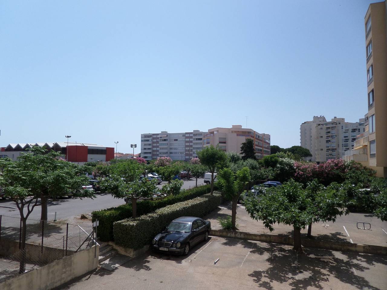 Appartement entier, Charmant 2 pièces rénové proche plage avec loggia vitrée, Tv, local vélos et parking in Carnon-Plage, Mauguio