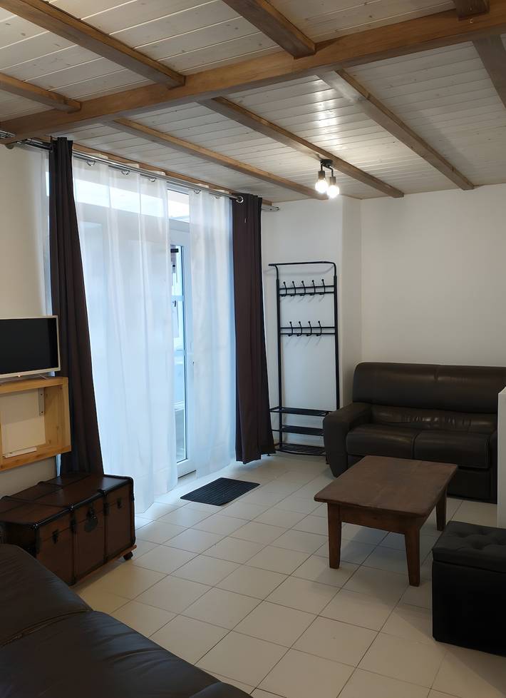 Appartamento intero, Appartamento "Gite Le Saint Nicolas" con vista montagna, terrazza condivisa e Wi-Fi in La Rixouse, Jura Francais