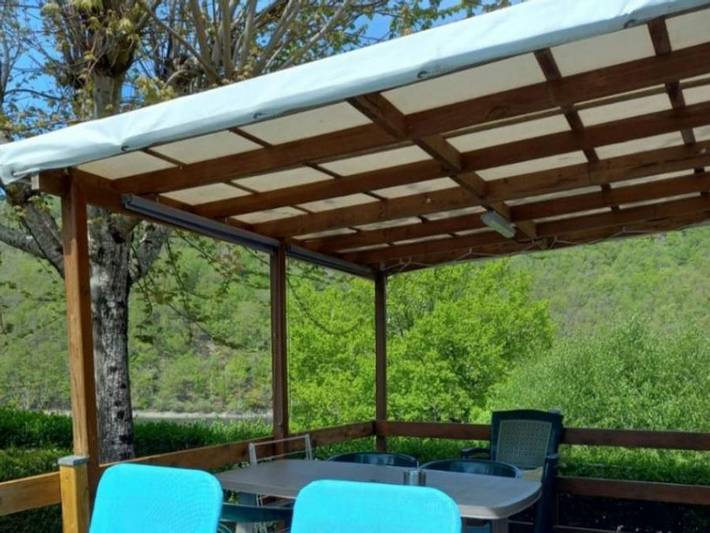 Mobil home pour 4 personnes, avec vue sur le lac et bassin pour enfant à Arnac - 2