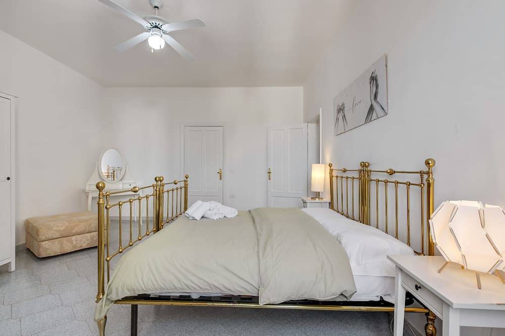 Entire apartment, A due passi dal ponte Apartment - Affitti Brevi It in Gravina in Puglia, Alta Murgia National Park