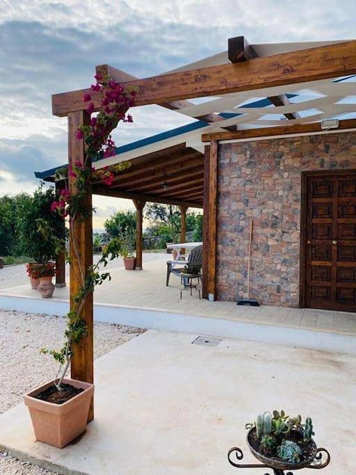 Ferienhaus für 5 Personen, mit Terrasse und Garten sowie Ausblick