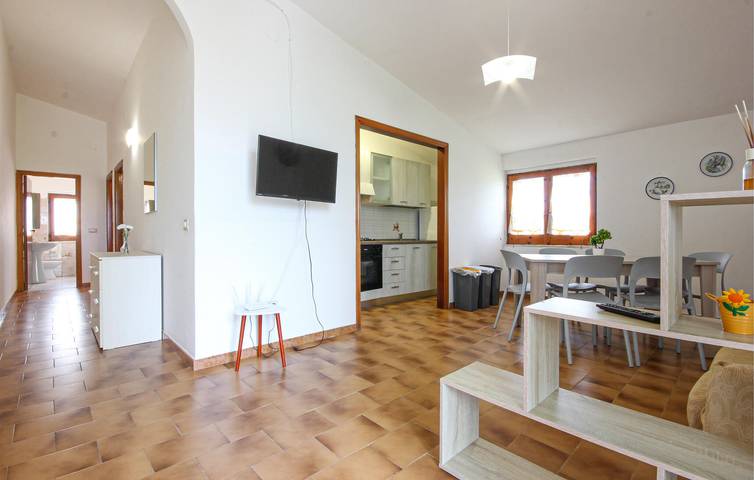 Ganze Ferienwohnung, Appartement am Strand mit Parkplatz und WiFi in Casal Velino, Cilento Coast