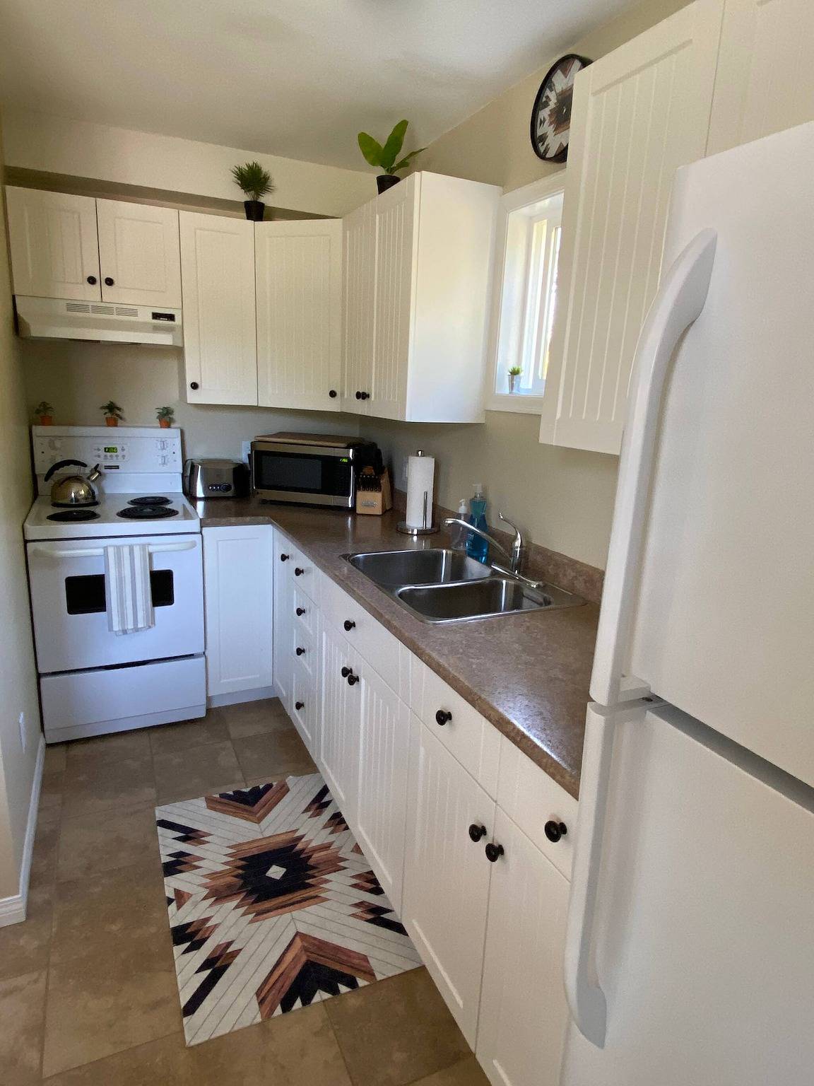 Sandzehen und salziges Meer in Ucluelet, Alberni-Clayoquot Regional District