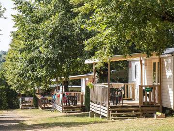 Camping pour 6 Personnes dans Tauves, Région de Besse-et-Saint-Anastaise, Photo 2