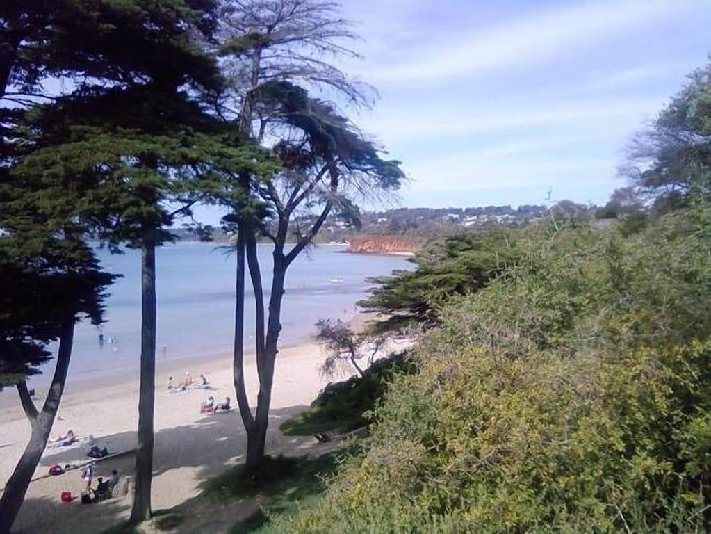 Ganze Wohnung, Mornington Beach Apartment - direkt gegenüber dem Strand mit herrlicher Aussicht. in Mornington, Mornington Peninsula