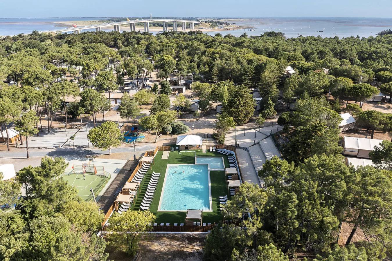 Tienda Lodge de 3 estancias para 5 personas Sin instalaciones sanitarias ** in La Barre-de-Monts, Vandea