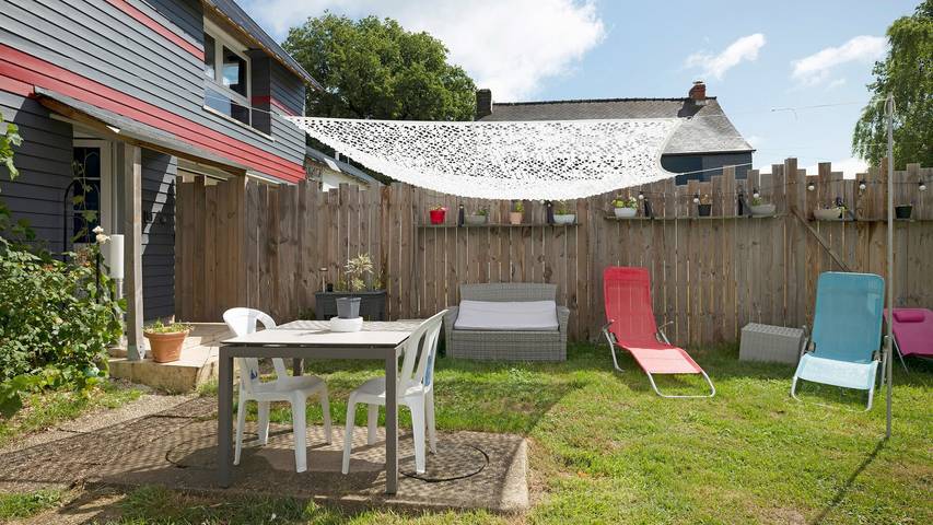 “Le Relais De Jehan” Cottage with Private Pool, Terrace, and Garden in Saint-Malo-des-Trois-Fontaines, Vannes region