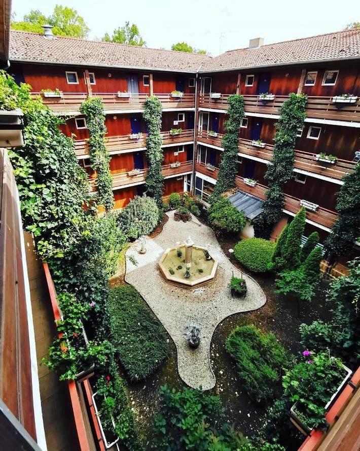 Appart’hôtel pour 2 personnes, avec Balcon et Terrasse ainsi que Jardin et Vue