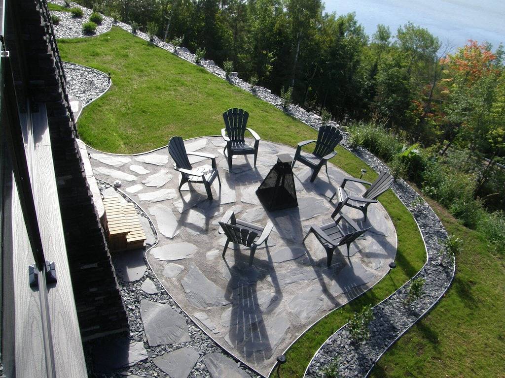 Ilaali: Schicke Einrichtung im Lodge-Stil und Panoramablick auf den St.-Lorenz-Strom in Le Massif