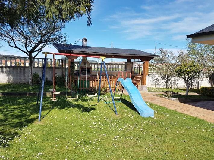 Gîte pour 5 personnes, avec jardin ainsi que piscine et vue à Torrelavega