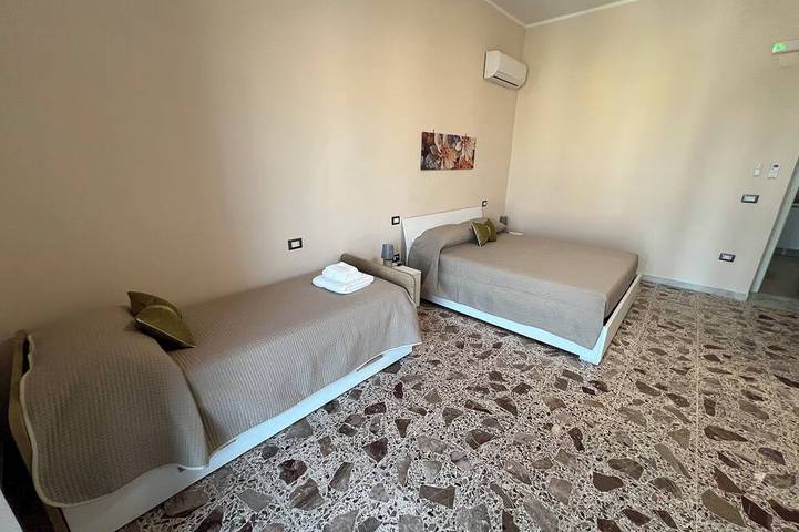 Entire apartment, Vacation Home \"Villa Fava\" a few km. from the Sea, Mountain and Lake in Falciano del Massico, Caserta Province