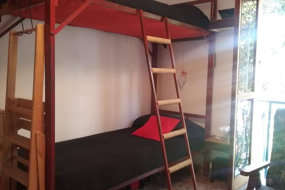 Apartamento entero, Apartamento con vistas al mar, a 5 minutos de la playa. in Finale Ligure, Finale Ligure Municipio