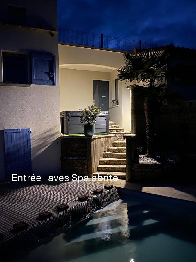 Location de vacances pour 2 personnes, avec piscine ainsi que jacuzzi et terrasse à Saint-Rome-de-Tarn - 4