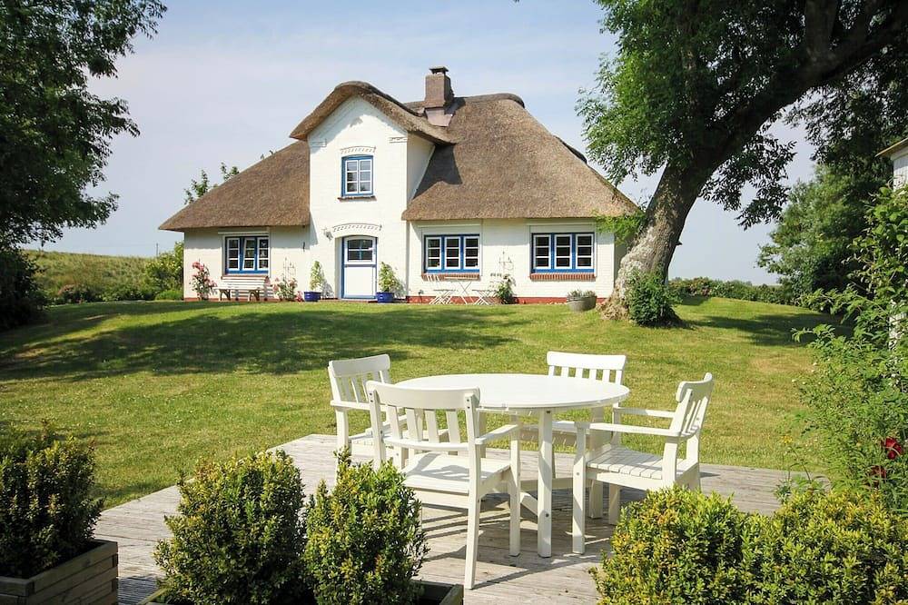 Idyllisches Reetdachhaus nahe St. Peter-Ording in Osterhever, Eiderstedt