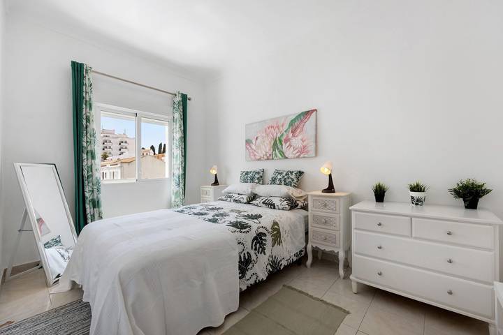 Ganze Wohnung, Ferienwohnung "Casa Dos Avós" mit Privatterrasse, Balkon und WLAN in São Sebastião, São Gonçalo de Lagos