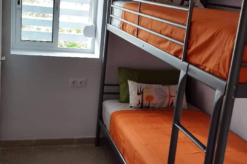 Entire apartment, Modern and Stylish apartment in the heart of La Carihuela - Torremolinos in La Carihuela, Torremolinos