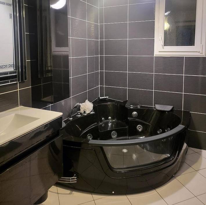 Location de vacances pour 8 personnes, avec vue et terrasse ainsi que piscine et jardin dans Vexin-sur-Epte - 2