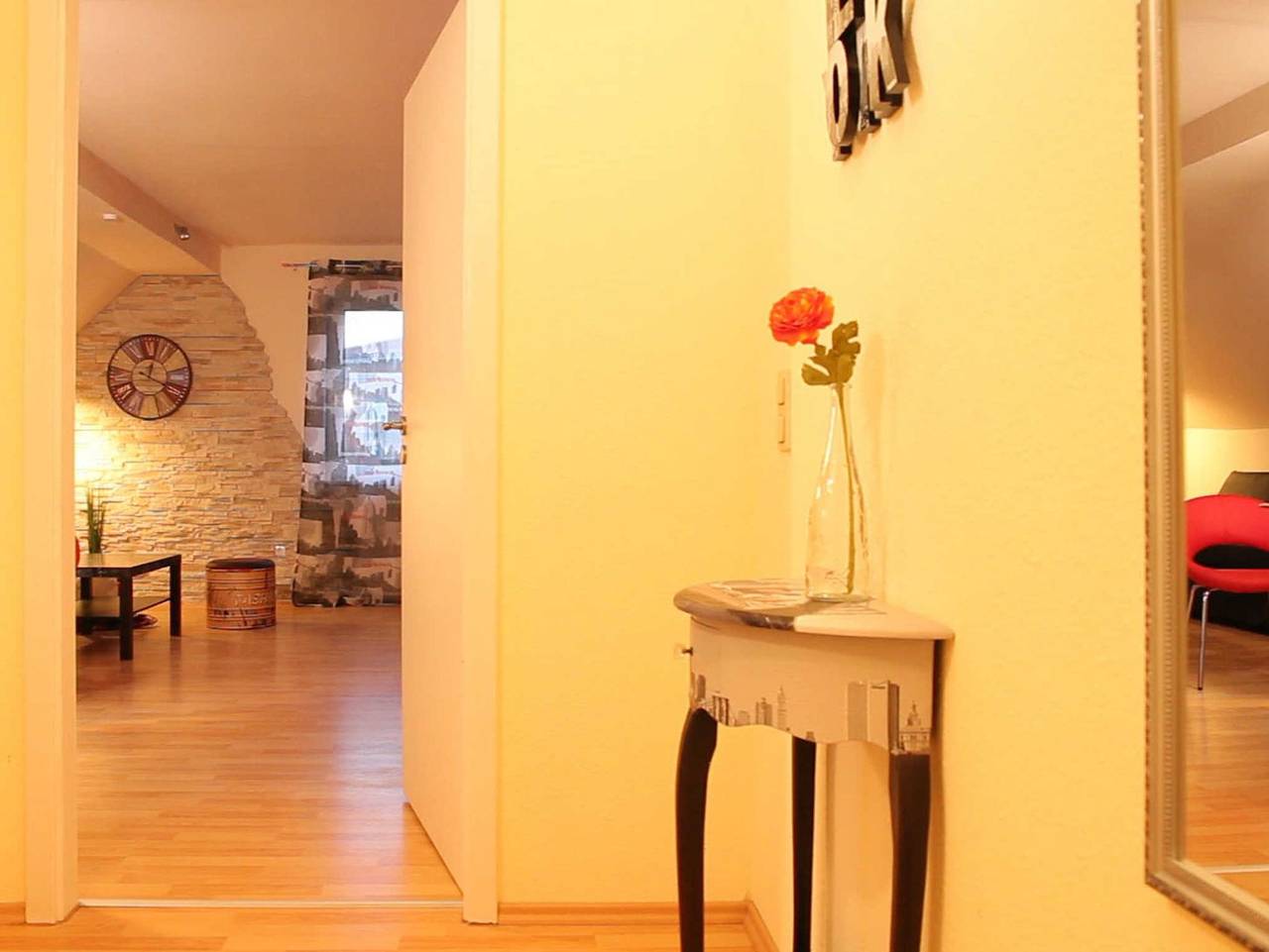 Ganze Ferienwohnung, Art City-Studio Kassel 5 in Niestetal, Hessisches Bergland