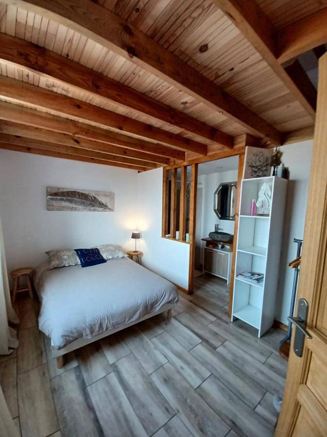 Two-Bedroom House in Bégaar, Région de Dax