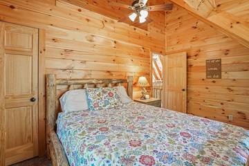 Lodge for 22 Guests in Hocking Hills, Ohio, Picture 2