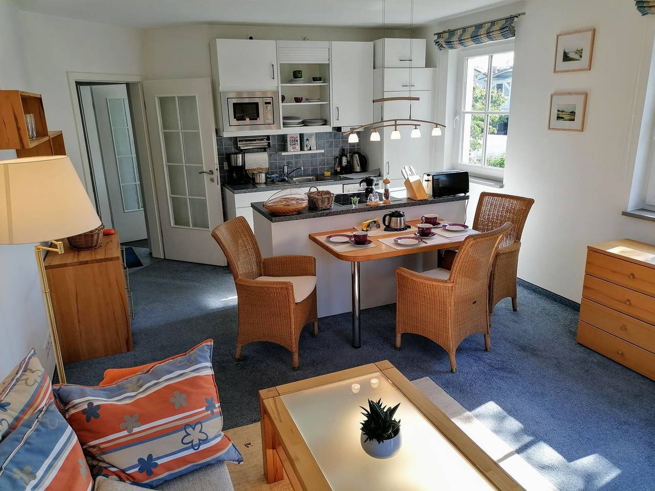 Apartamento entero, Sonnige Wohnung mit Süd-Balkon und Strandkorb in Graal-Müritz, Rostock y sus alrededores