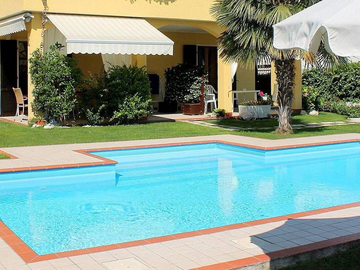 Location de vacances pour 4 personnes, avec piscine ainsi que terrasse et jardin à Lazise - 4