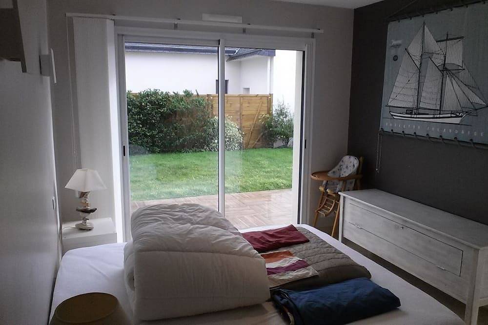 House with heated pool, all comforts, 500 m from the beach in Sarzeau, Côte des Mégalithes
