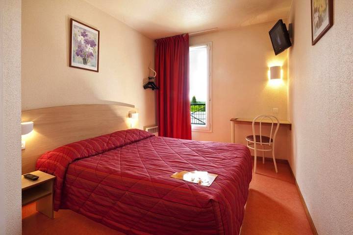 Hotel for 3 people, with terrace, with pets - 1