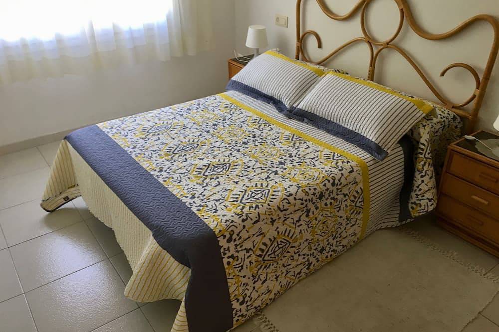 Entire apartment, Two rooms Apartment/ flat in S'Agaro with shared pool and garden in S'Agaró, Platja d'Aro