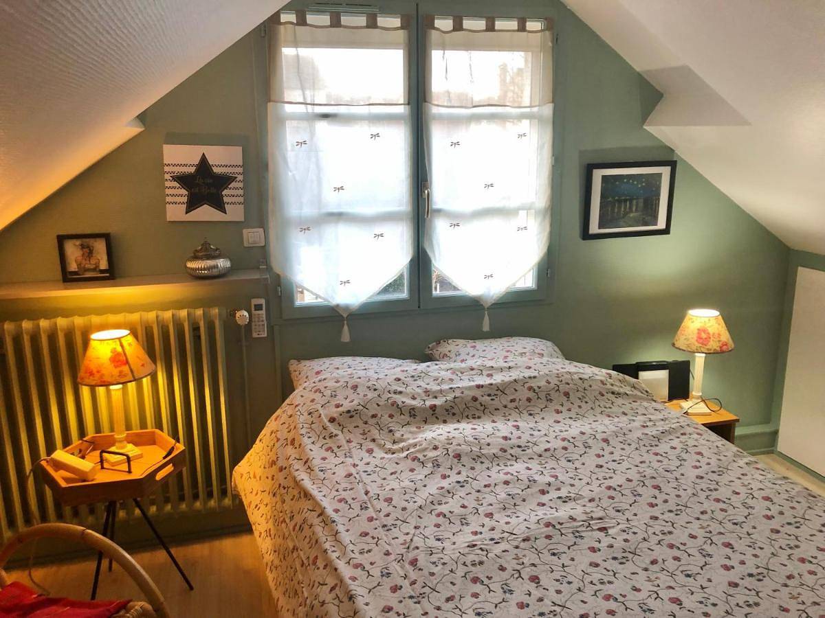 Double Room with Private Bathroom in Auxerre, Région d'Auxerre