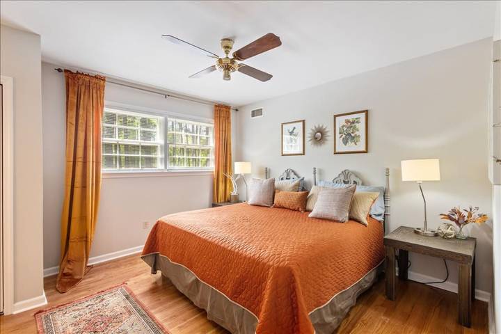 Vacation house for 12 people, with yard, kid friendly in South Carolina