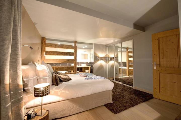 Gîte pour 2 personnes, avec sauna et piscine ainsi que jardin et jacuzzi dans Talloires-Montmin - 4