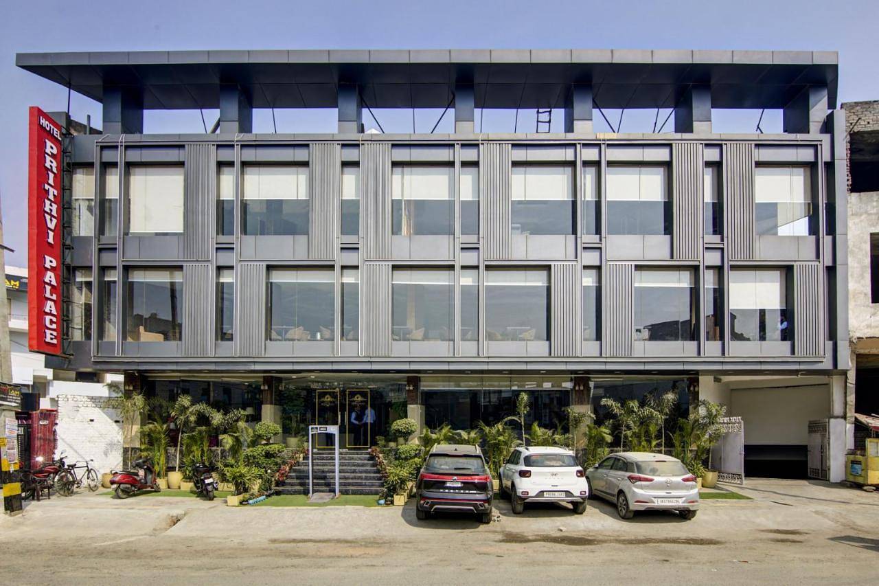 Hotel The Prithvi Delhi Airport With Airport Transsfer in New Delhi, India