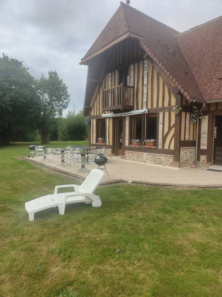 Gîte pour 14 personnes, avec jardin et balcon à Le Bois-Hellain