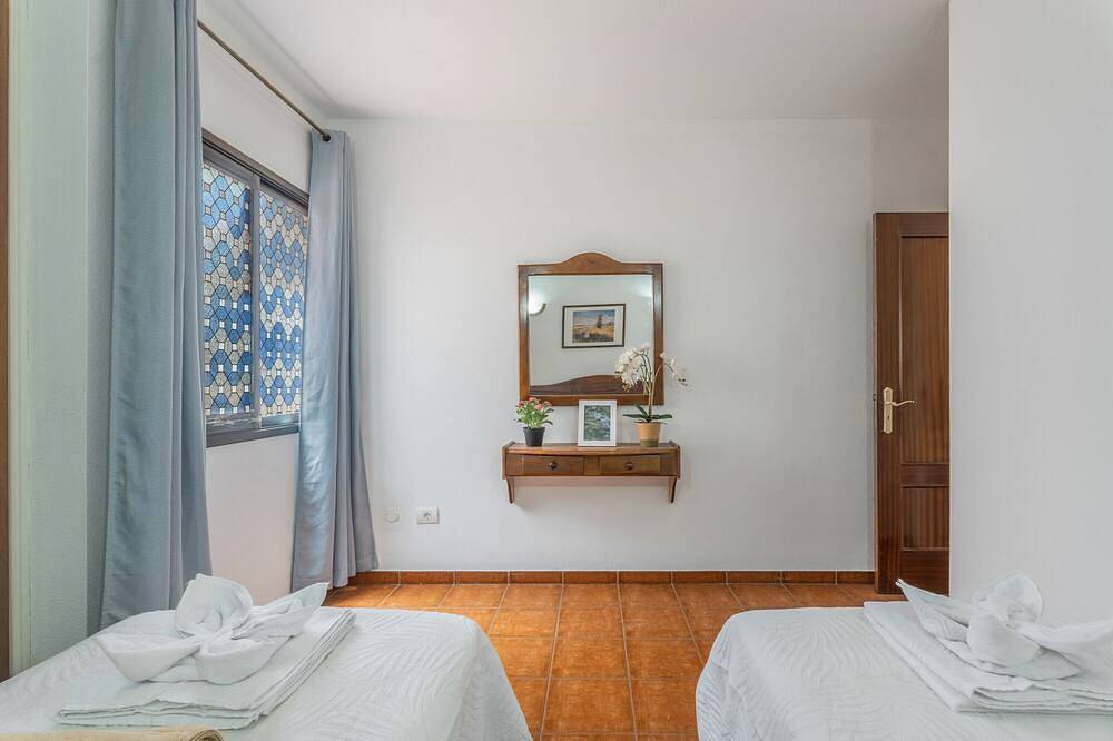 Entire apartment, Apartment 'Sol Dorado' with Shared Pool, Private Terrace & Wi-Fi - Silboholidays in La Trinchera, La Gomera