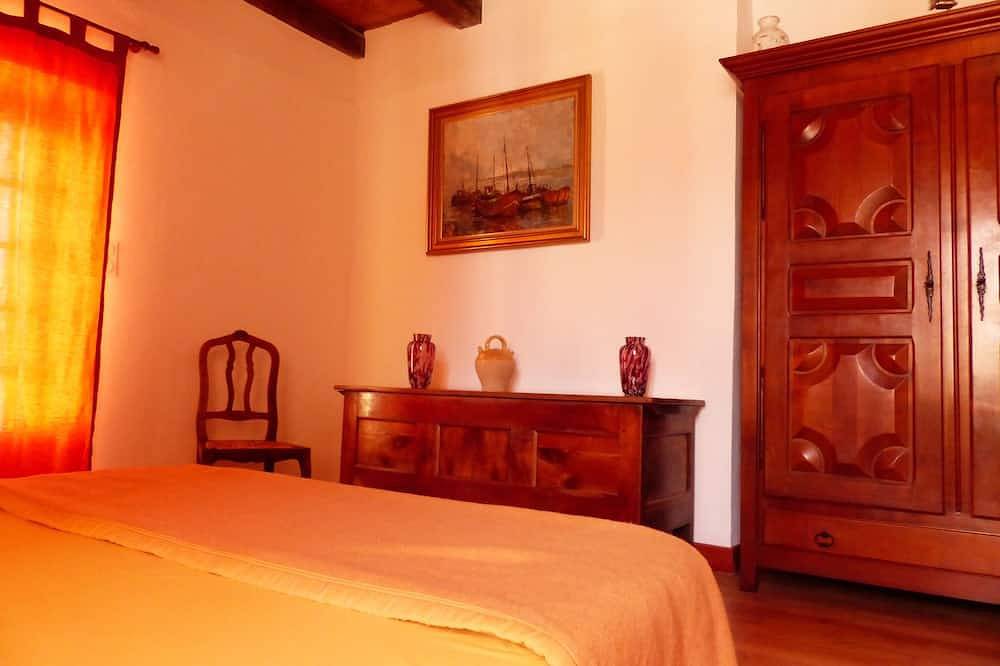 Ferienhaus am Waldrand, Haus mit Whirlpool in Frayssinet-le-Gélat, Quercy