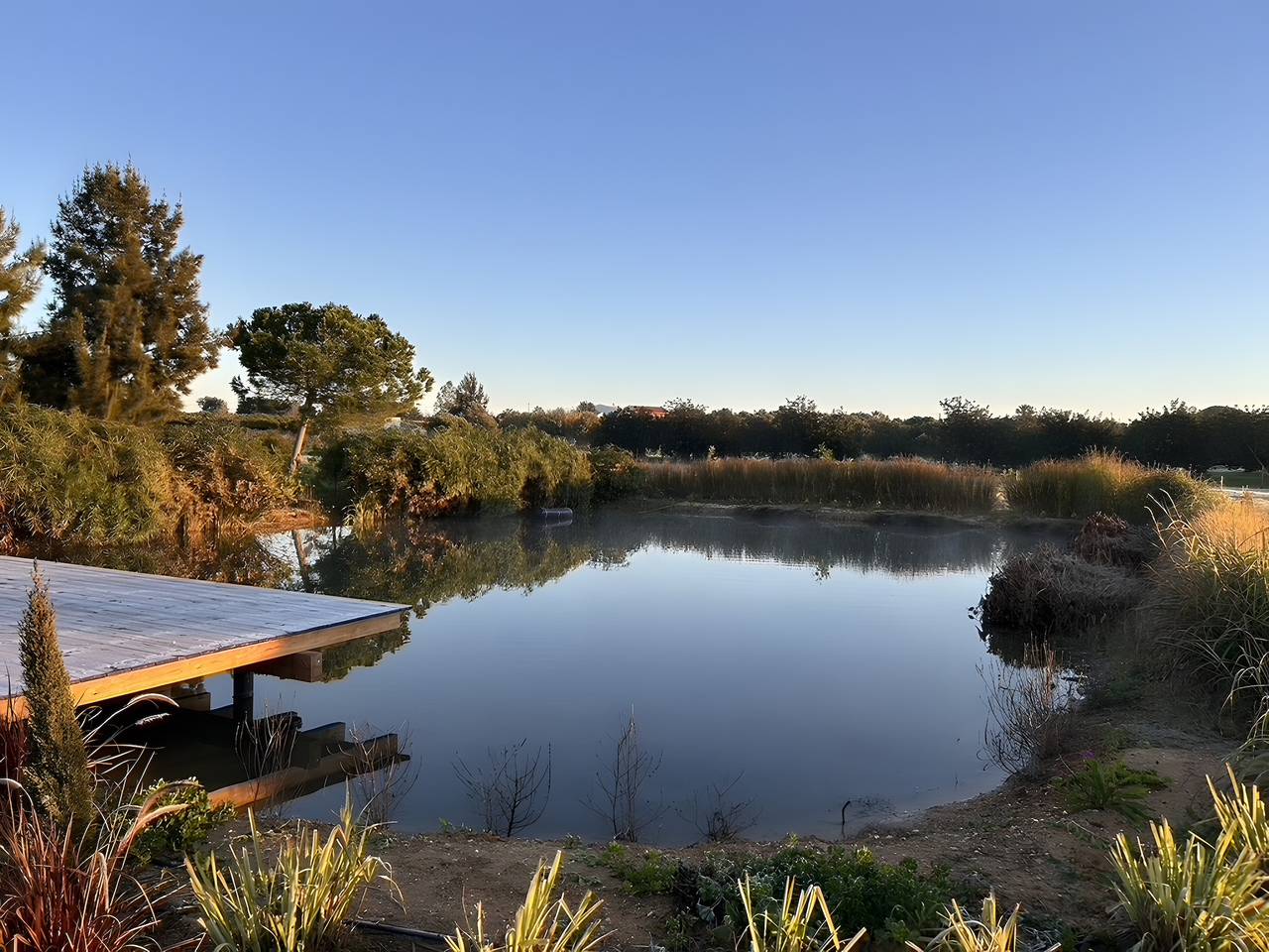Hel enrumslägenhet, Bright Elegant Algarve Cottage with Natural Pond in Moncarapacho, Parque Natural da Ria Formosa