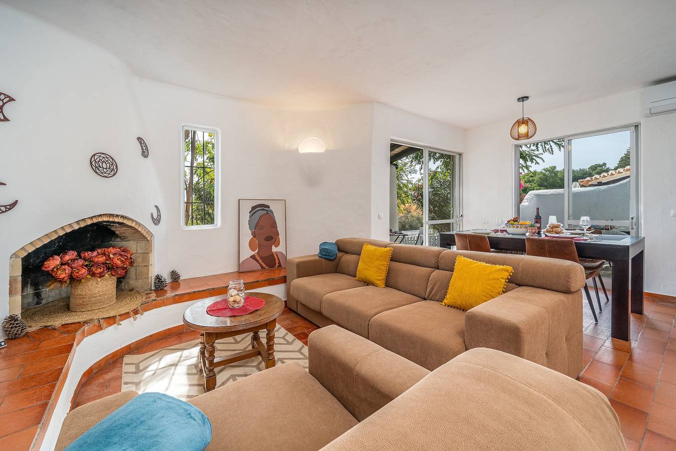 Holiday Home 'Valentina' with Shared Pool, Wi-Fi and Air Conditioning in Carvoeiro, Lagoa