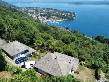 Gîte pour 6 personnes, avec jardin dans Massino Visconti