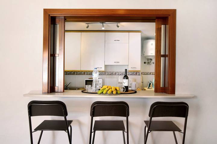 Entire apartment, Holiday Apartment 'Ático Los Seres' with Sea View, Private Terrace & Wi-Fi in Los Cristianos, Arona