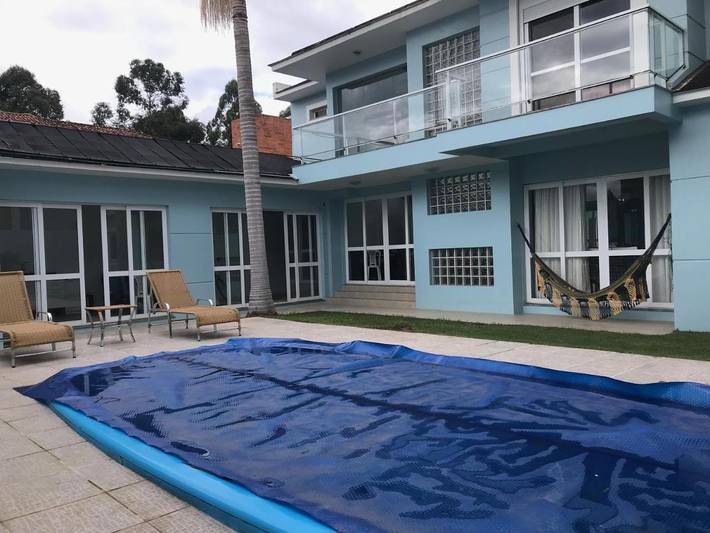 Casas e apartamentos de temporada para 4 pessoas, com jardim e piscina e ainda vista em Santa Maria (RS)
