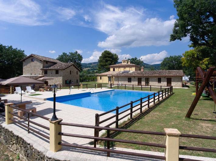Location de vacances pour 2 personnes, avec piscine ainsi que vue et jardin, animaux acceptés à Cingoli - 4